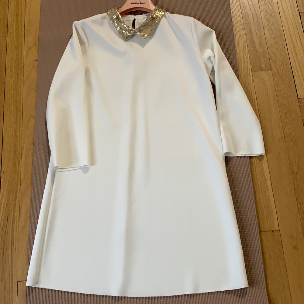 Zara dress never worn it.